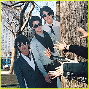 jonas-brothers-purity-rings.jpg